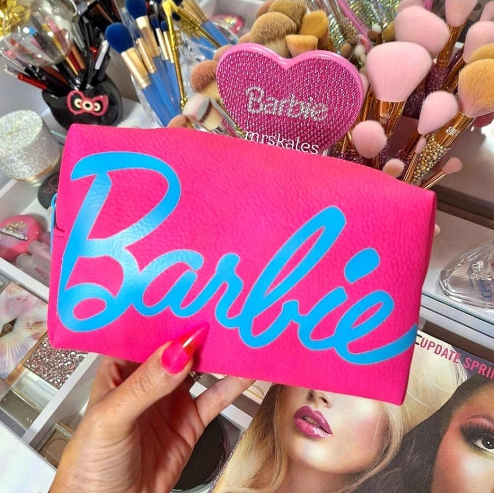 Barbie Makeup Bag - Picture 9 of 11